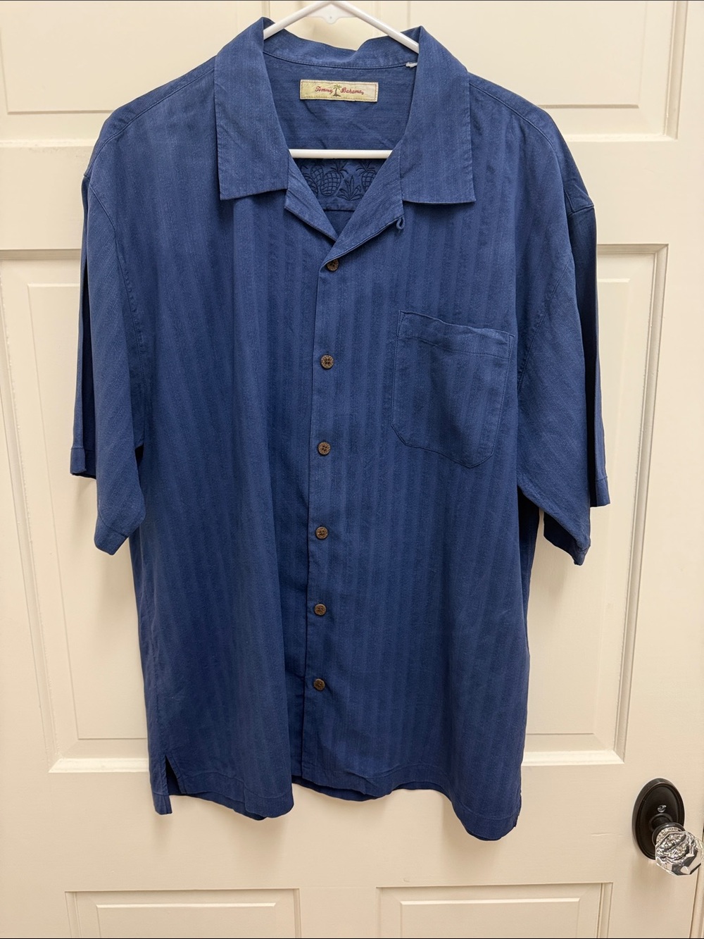 100% Linen Tommy Bahama Men's Short-Sleeve Button-Down Shirt in Navy Blue